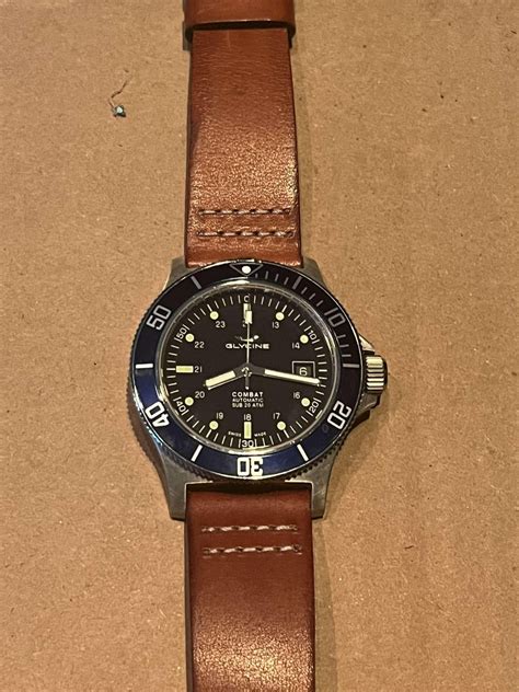 glycine combat sub automatic 42mm.